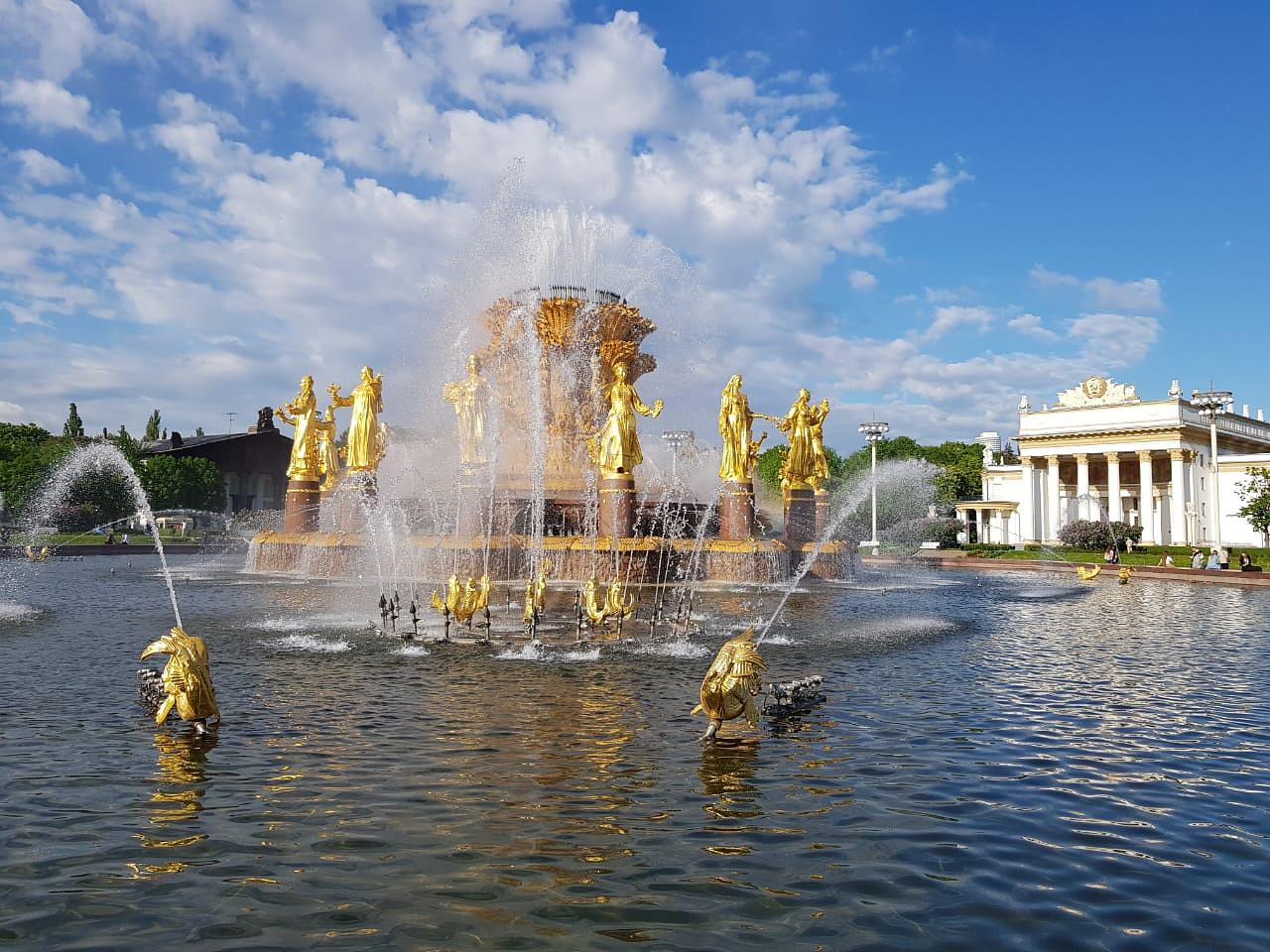 Один день в Москве с посещением ВДНХ (музей Гараж Особого Назначения)