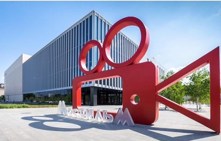 Летние чудеса Москвы с программой в “Мосфильме”. Для школьных групп.