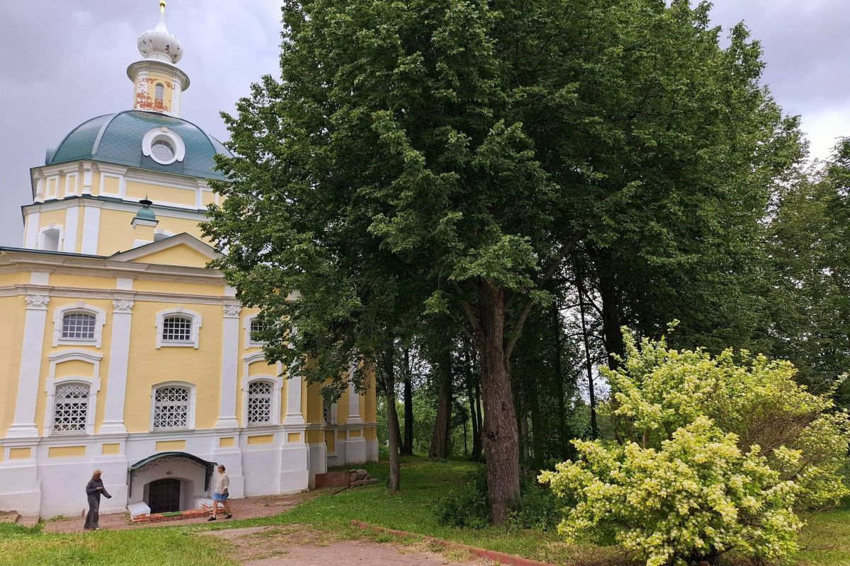 Усадьбы Шахматово – Тараканово – Николо-Пешношский монастырь