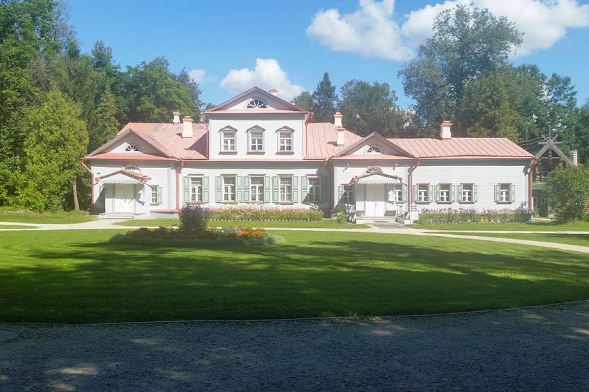 Экскурсия в Абрамцево и этнопарк «Кочевник»  Школьники