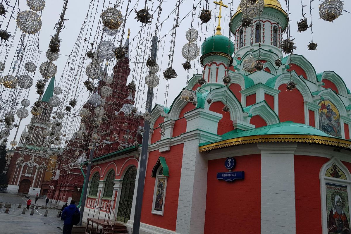 Новогодняя Москва с экскурсией на фабрику шоколадных открытий однодневный эконом-тур с проездом на метро
