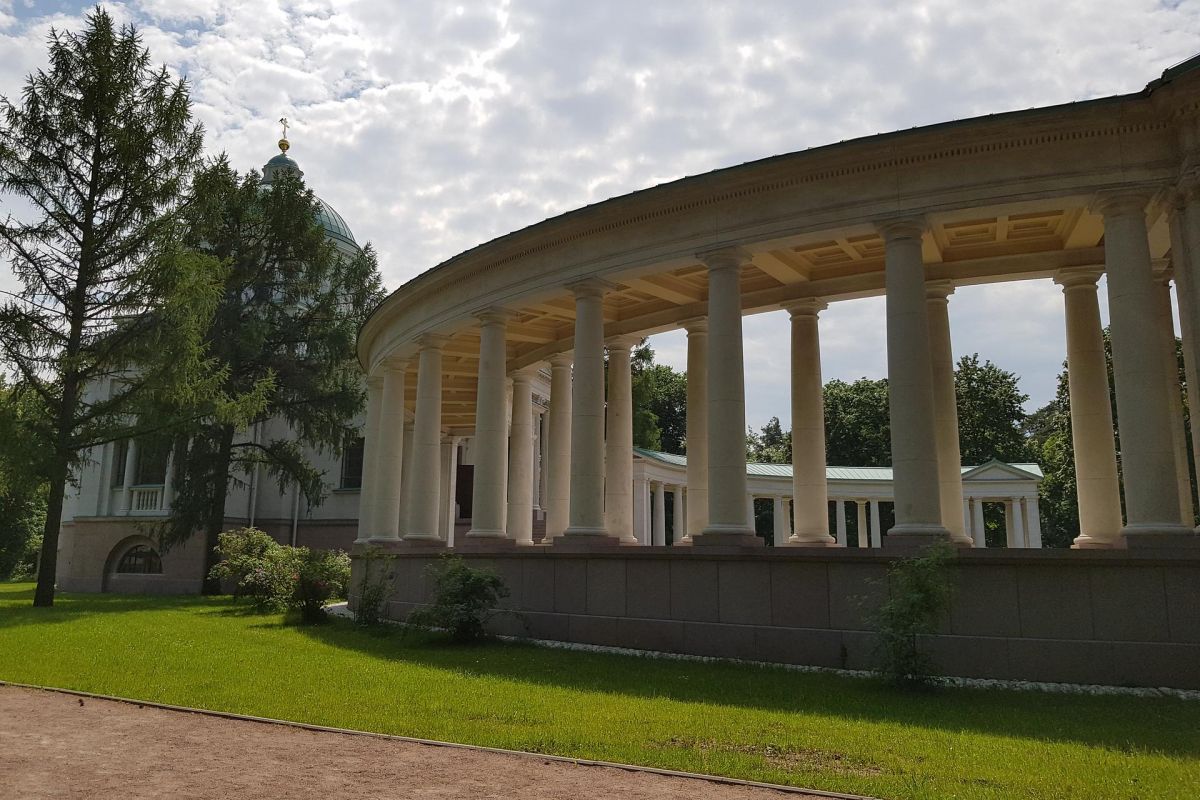 Музей техники Вадима Задорожного и «Подмосковный Версаль» - усадьба Архангельское