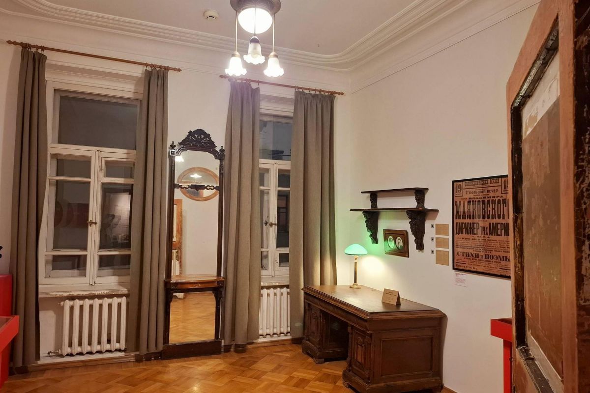Булгаковская Москва с Нехорошей квартирой.