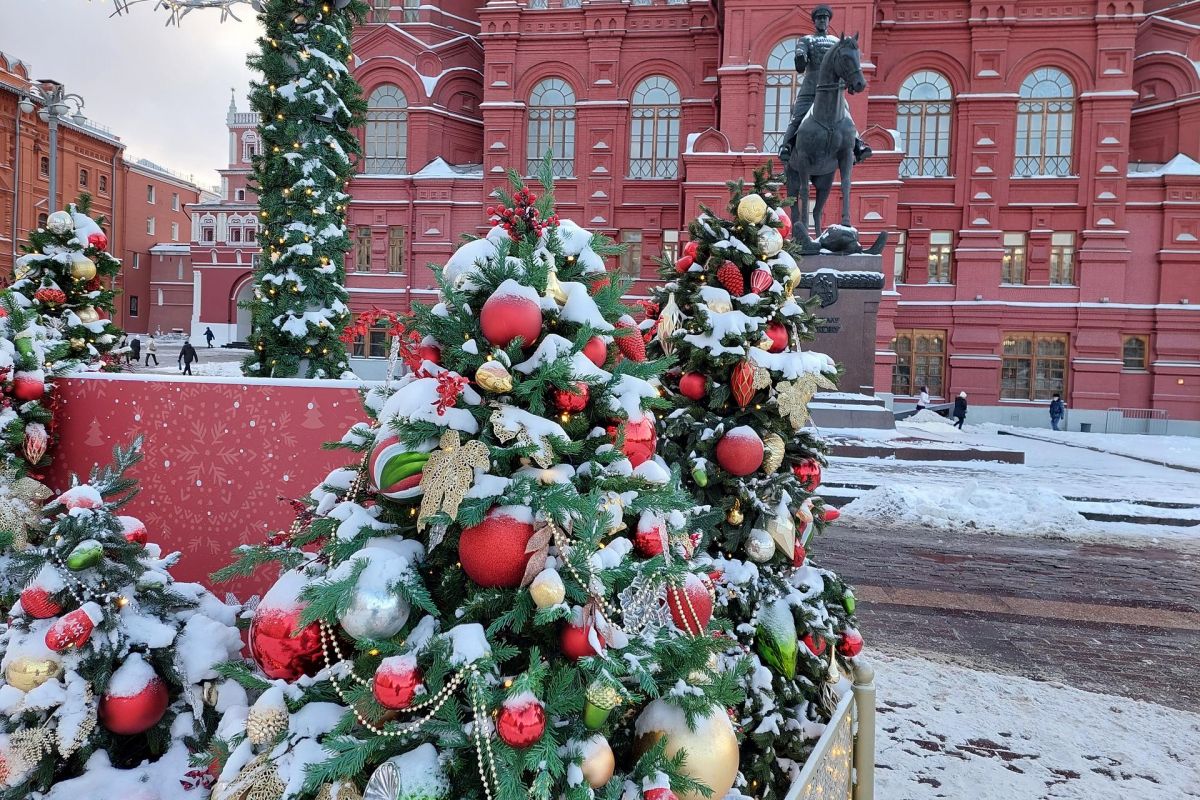 Новогодняя Москва с экскурсией на фабрику шоколадных открытий однодневный эконом-тур с проездом на метро