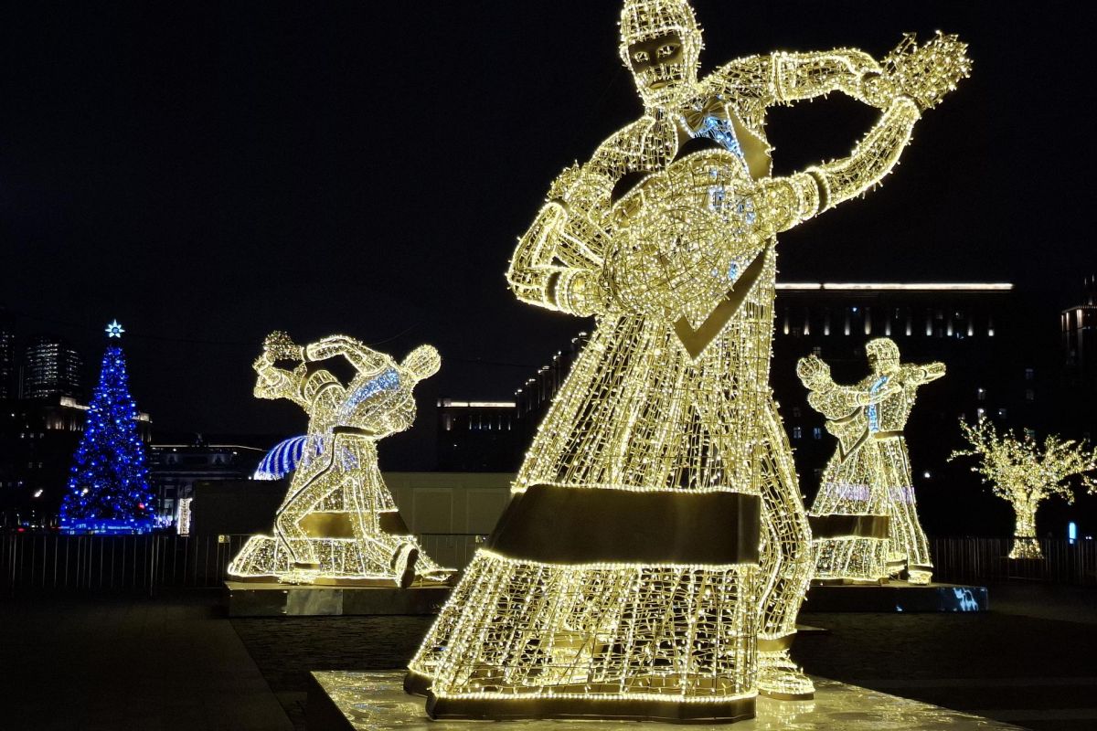 Новогодняя Москва с праздничной программой в усадьбе Люблино