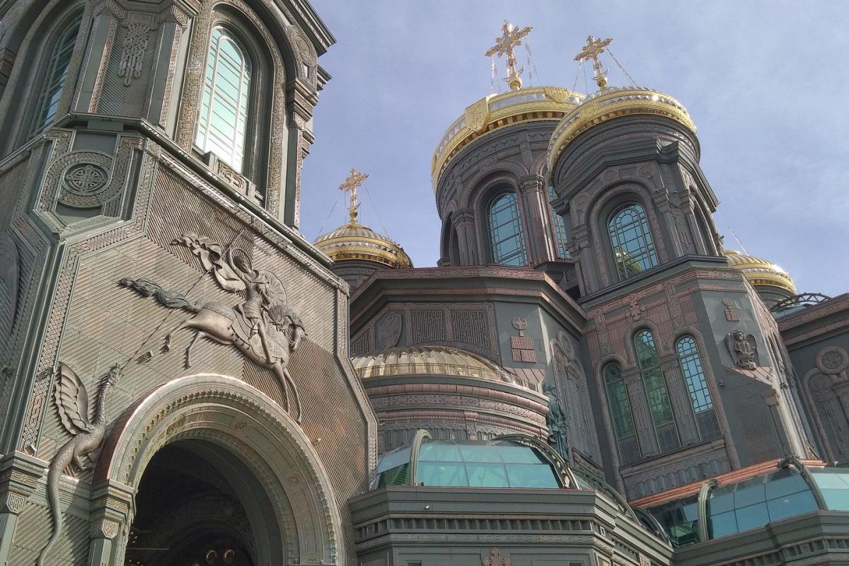 «Дорога памяти, 1418 шагов» + главный храм Вооружённых сил РФ. Для взрослых групп.