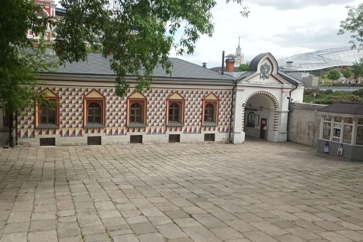 Палаты бояр Романовых. Школьники