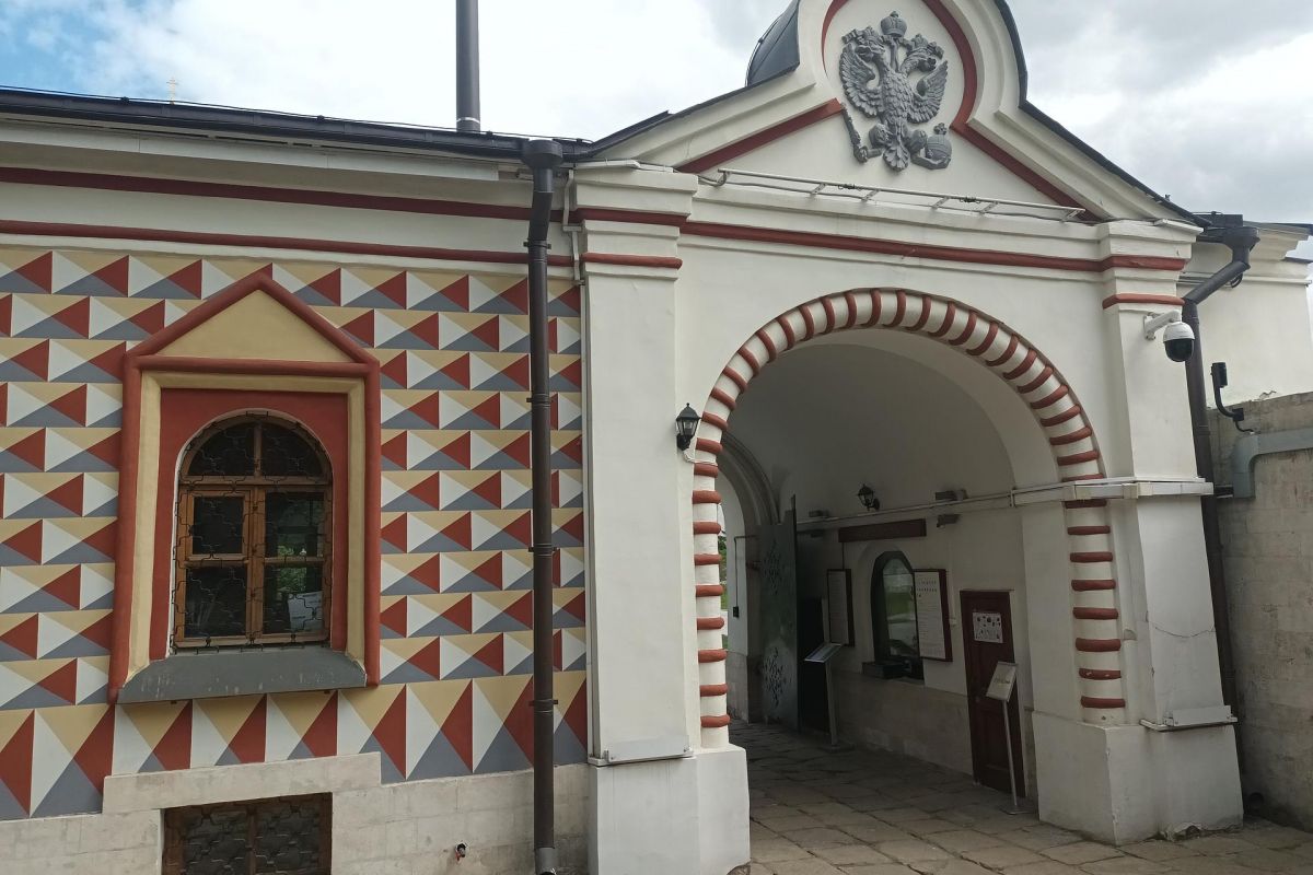 Палаты бояр Романовых. Школьники